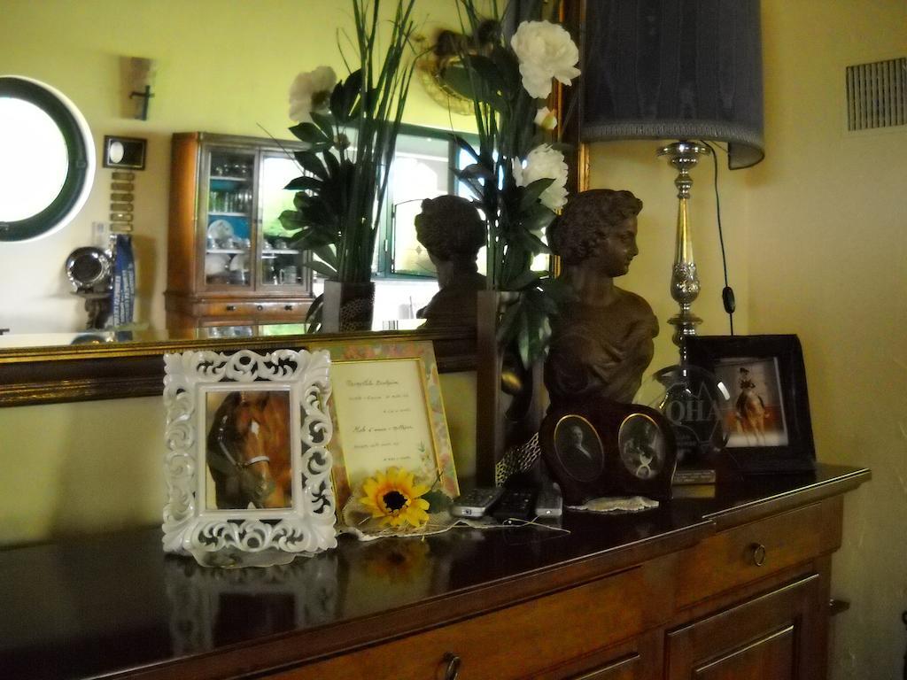 Agriturismo Maiocchi Villa Borgarello ภายนอก รูปภาพ